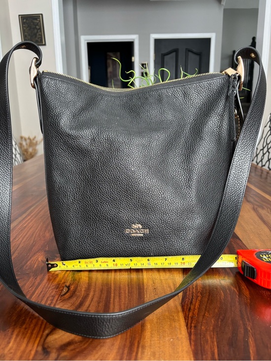 Coach Handbags - Coach C2818 Black Pebbled Leather Crossbody Shoulder Bag with Gold Hardware